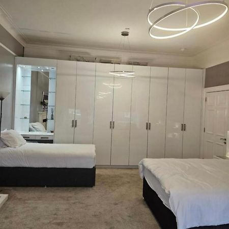 Luxury Family Room With Private Bathroom In The Heart Of Edinburgh Exterior photo