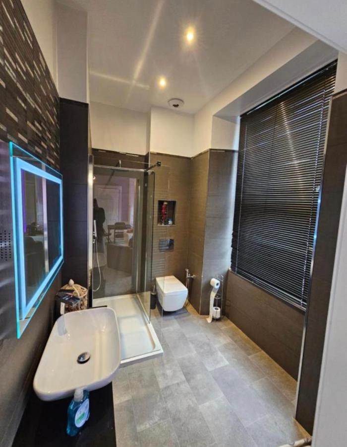 Luxury Family Room With Private Bathroom In The Heart Of Edinburgh Exterior photo