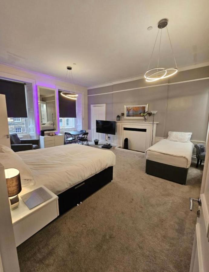 Luxury Family Room With Private Bathroom In The Heart Of Edinburgh Exterior photo