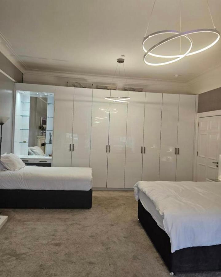 Luxury Family Room With Private Bathroom In The Heart Of Edinburgh Exterior photo