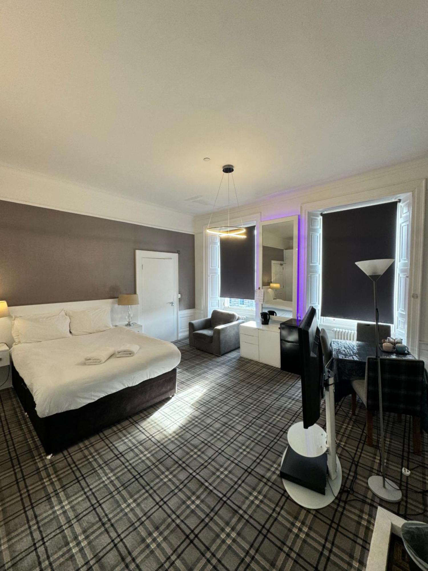 Luxury Family Room With Private Bathroom In The Heart Of Edinburgh Exterior photo
