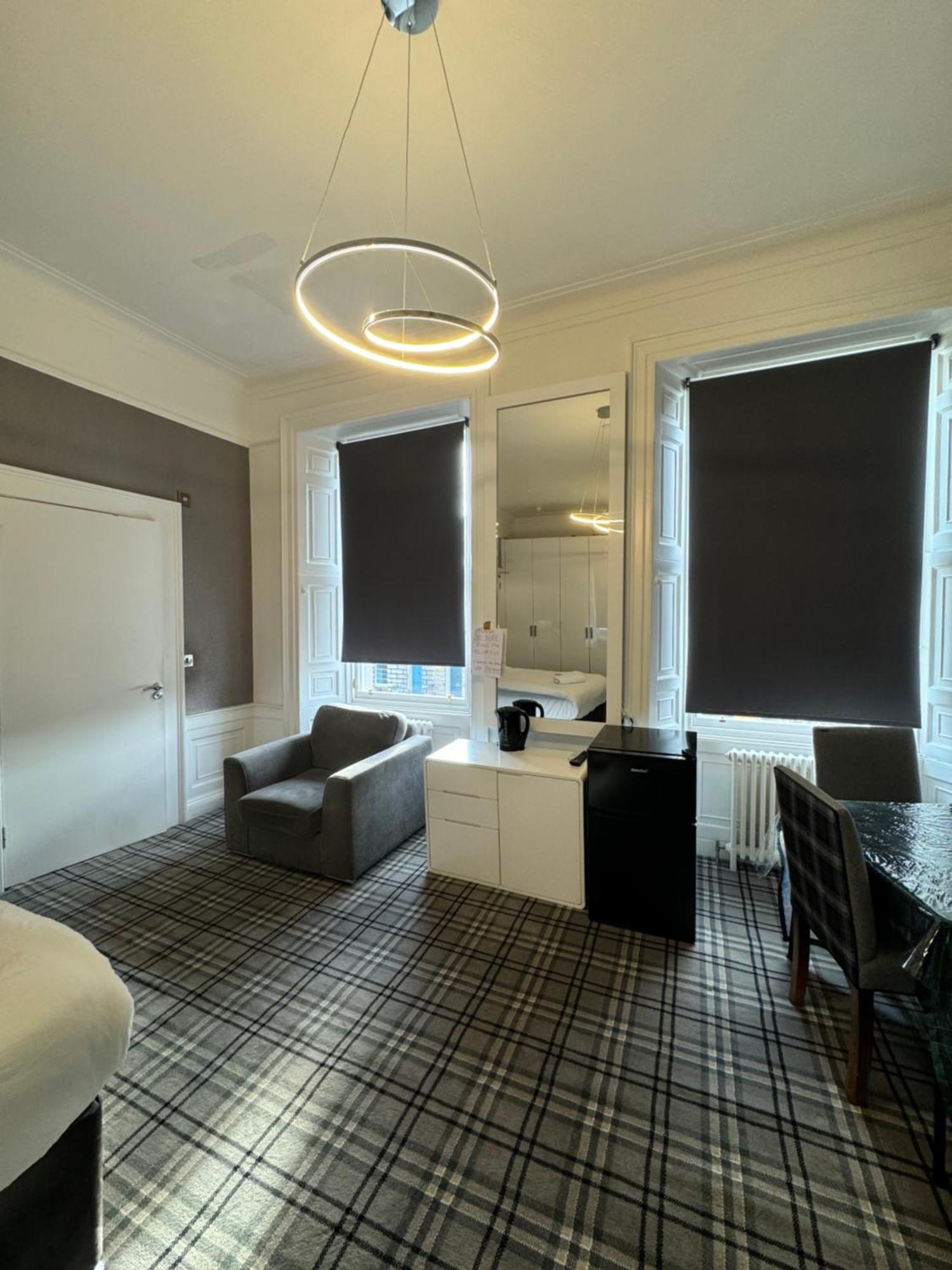 Luxury Family Room With Private Bathroom In The Heart Of Edinburgh Exterior photo
